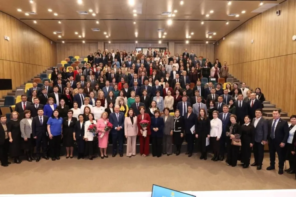 🇰🇿 ҚР Оқу-ағарту министрлігінің кеңейтілген алқа отырысында балалардың құқықтарын қорғау…