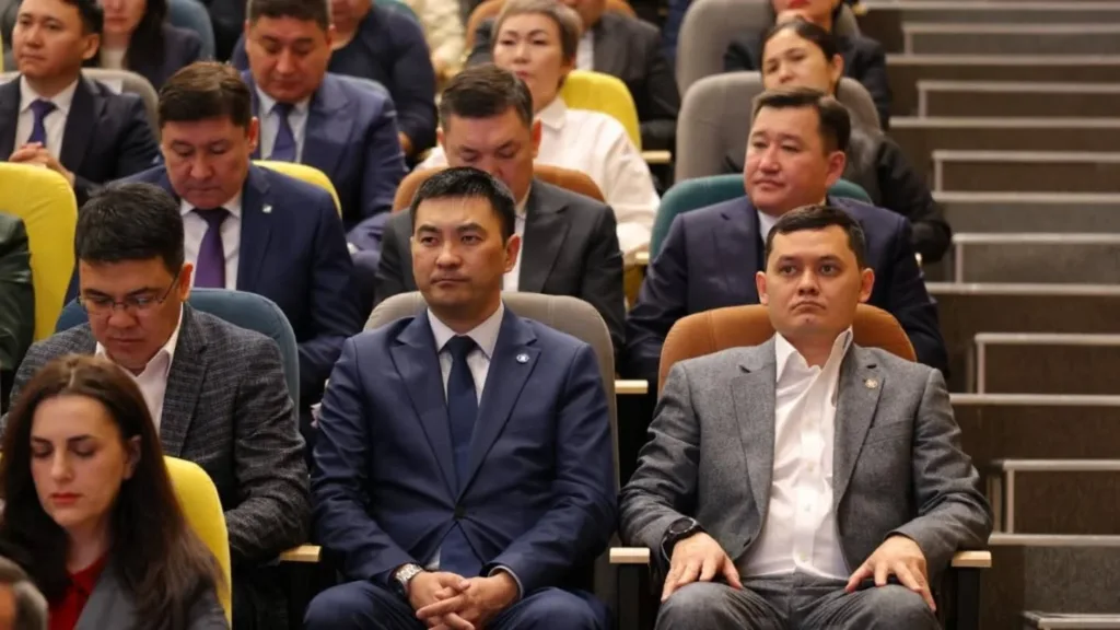 🇰🇿 Оқу-ағарту министрлігінің кеңейтілген алқа отырысында еліміздің білім беру саласын…